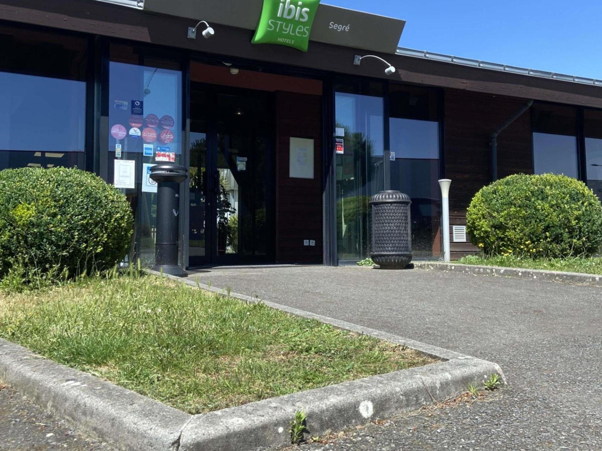 Hotel Ibis Styles Segré Exterior foto
